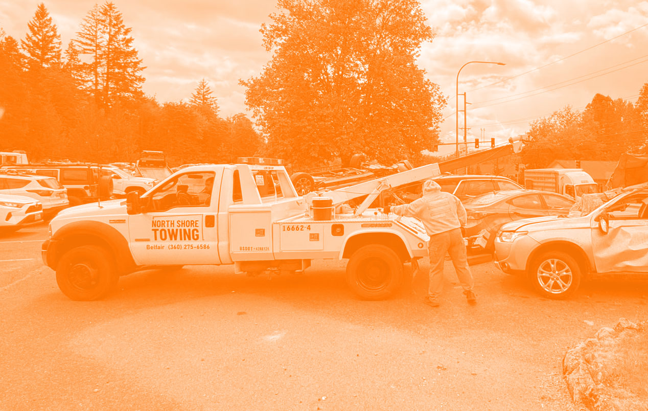 AAA_towing Car auction illustration image – aerial view of a car lot